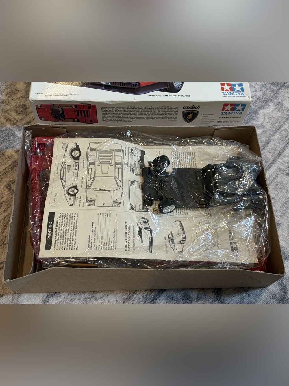 Lamborghini Countach LP500S Model Kit - Red - Picture 7 of 11